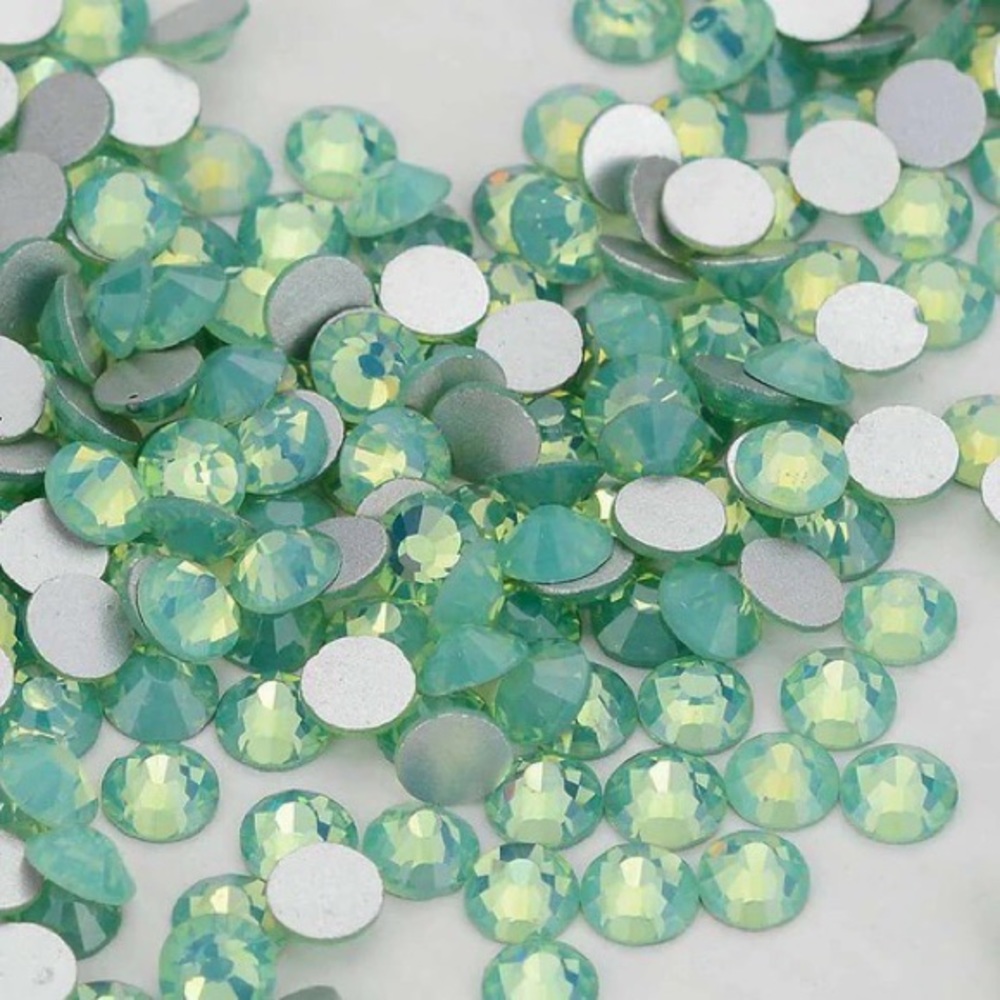 Perfect  RARE Mint green opal Swarovski 20SS  crystals flat backs stones…
